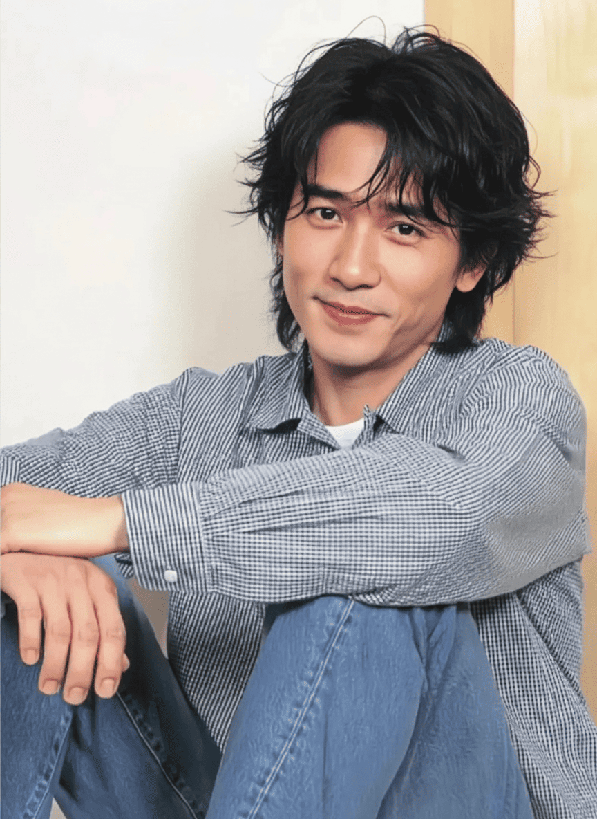 Mid-length messy style